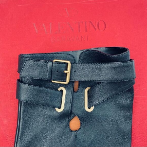 Authentic VALENTINO GARAVANI RUNWAY Bowrap buckled leather over-the-knee boots - Picture 12 of 16